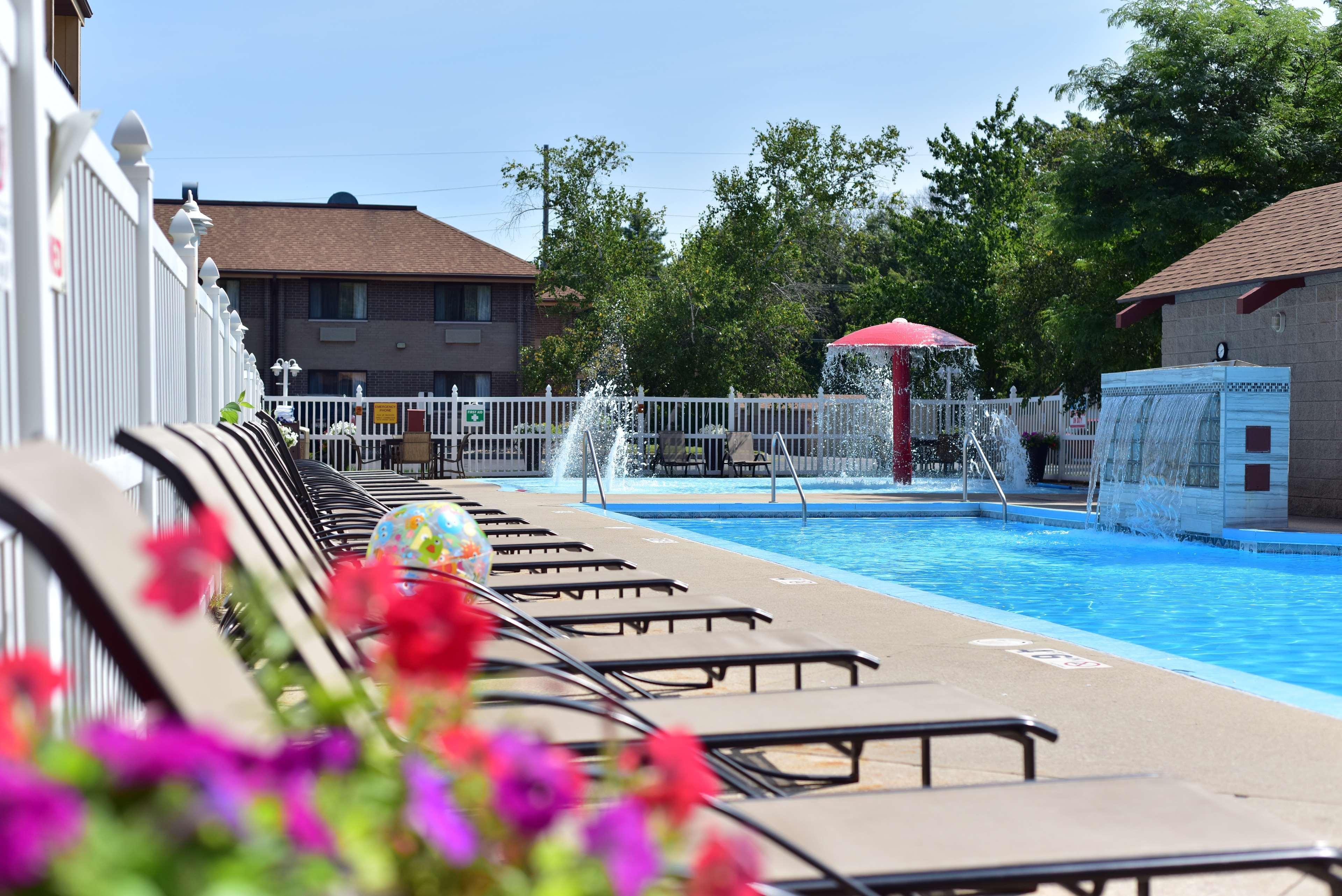 Best Western Ambassador Inn & Suites Вісконсин Деллс Екстер'єр фото