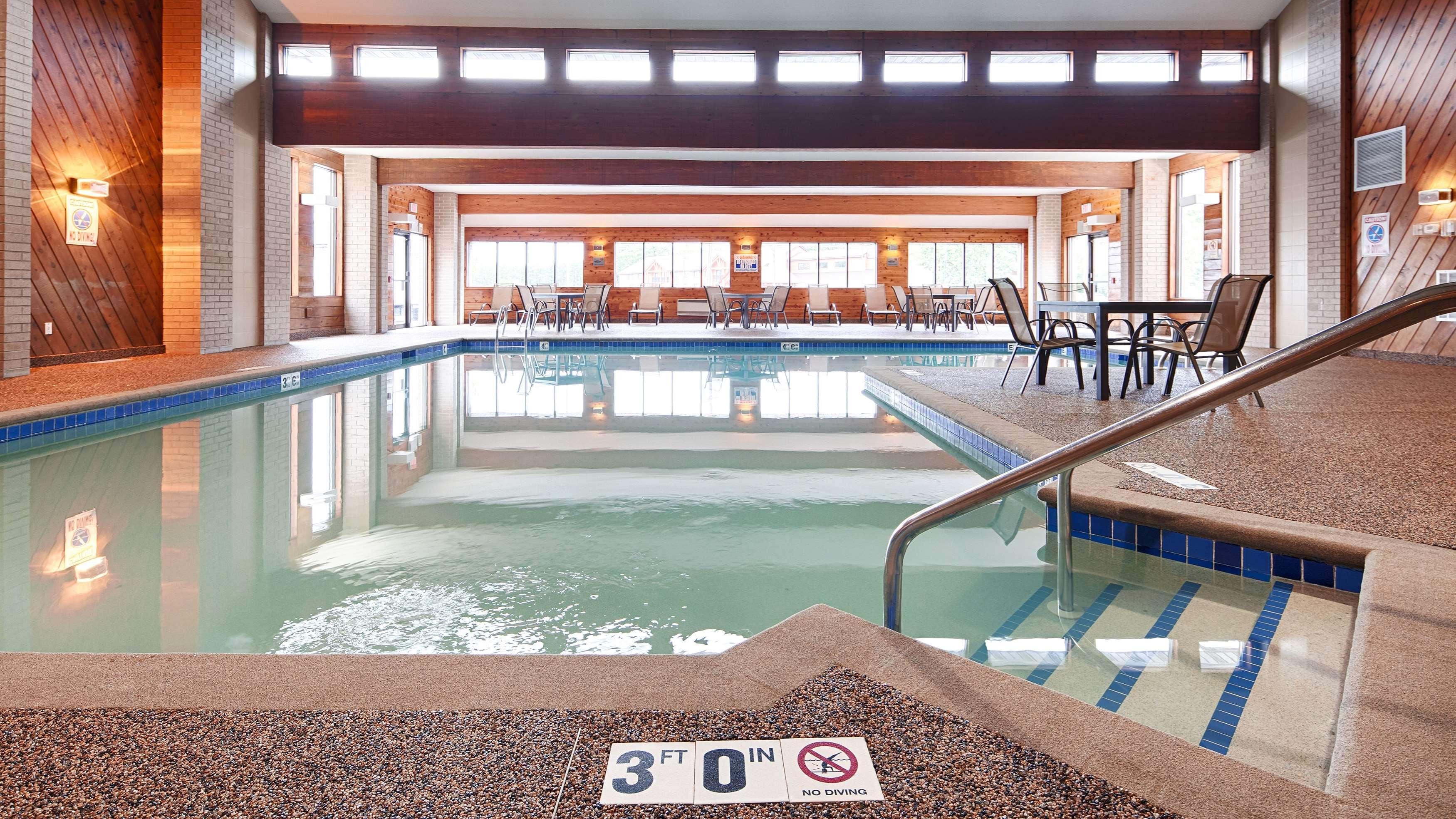 Best Western Ambassador Inn & Suites Вісконсин Деллс Екстер'єр фото